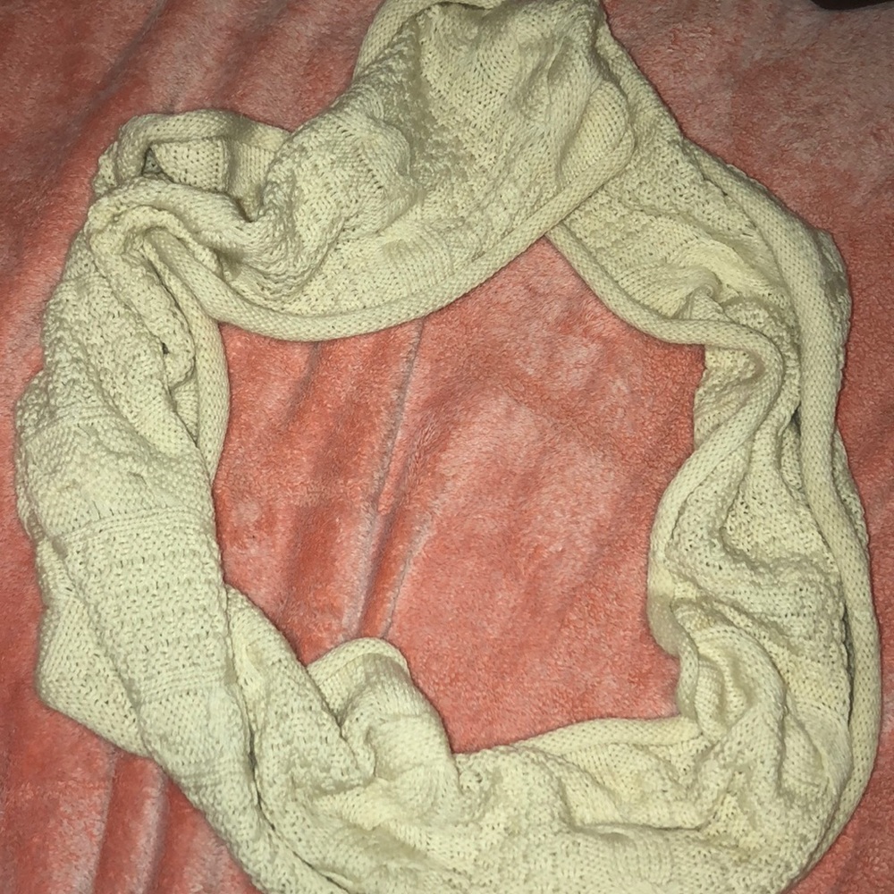 Crime infinity scarf